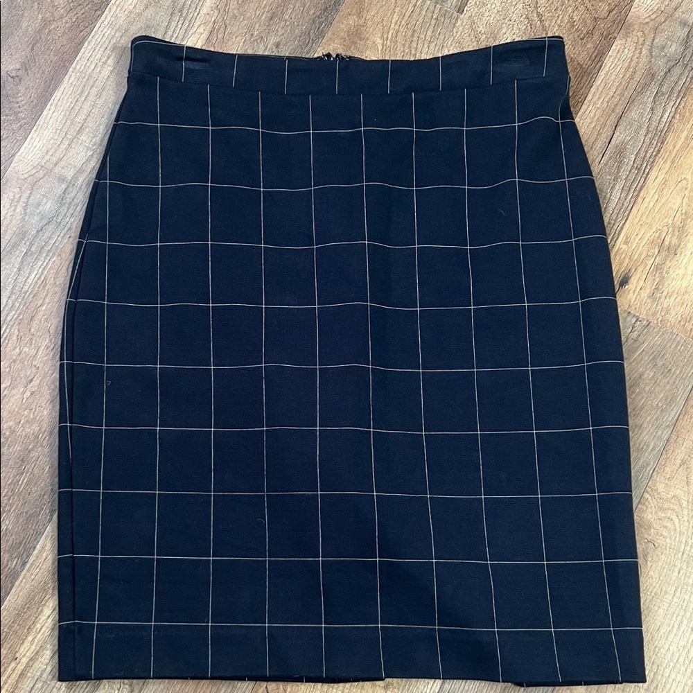Banana Republic navy/ white pencil skirt sz 4P